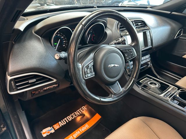 MYAUTOCENTER – Gebraucht- und Jahreswagen mit Werkstattservice in Pfaffenhofen Jaguar XE Pure *LED*Keyless*2-Zonen*Tempo*Navi*