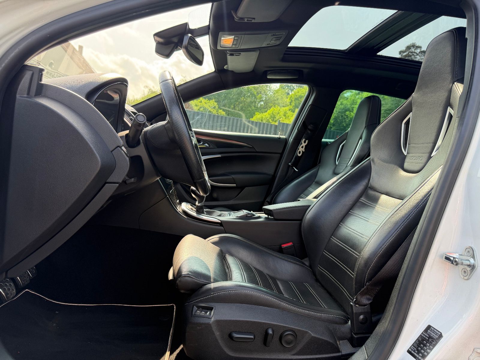 OPEL Insignia A Sports Tourer OPC-Line NAVI/PDC/PANO – Foto 10