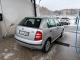 Skoda Fabia 1.4 16V Comfort Automatik Klima TÜV 08/27 - Skoda Fabia aus 2002: 1.4