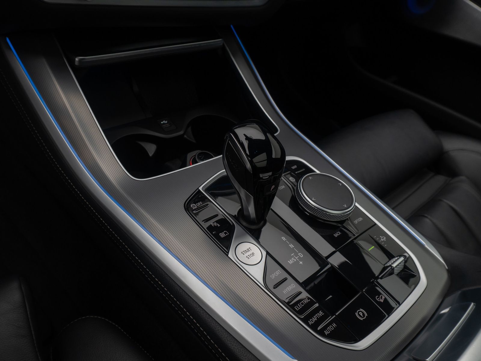 Fahrzeugabbildung BMW X5 xD45e M Sport B&W Kamera DAB Panorama Alarm