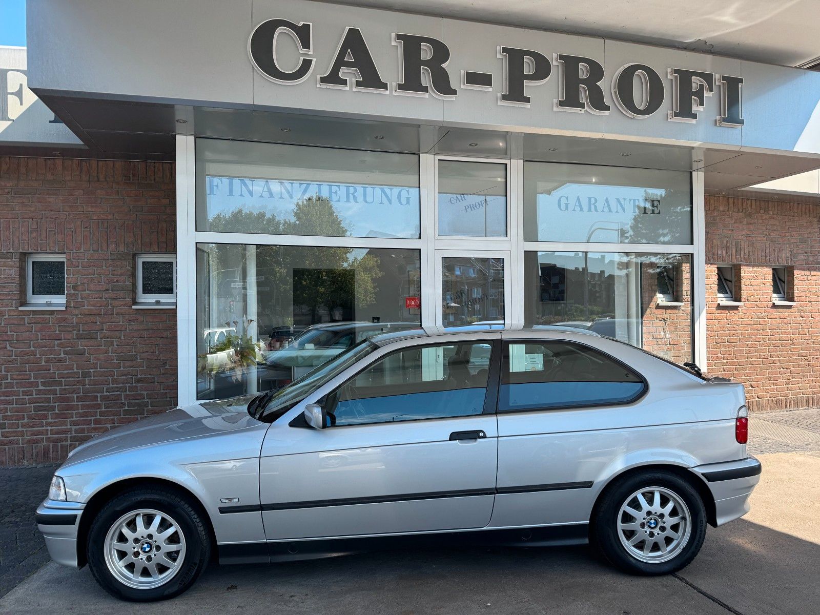 Fahrzeugabbildung BMW 316i Compact Automatik Leder/Klima/2.Hand