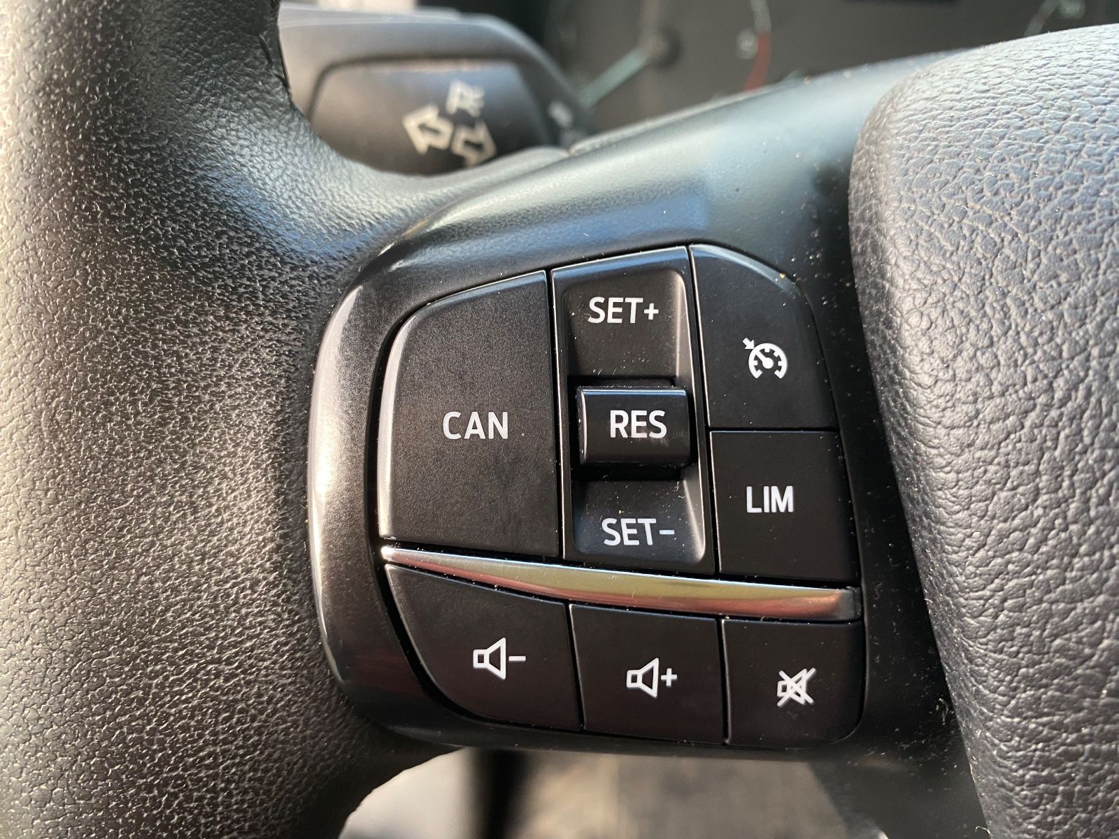 Fahrzeugabbildung Ford Transit Custom Kasten340 L2Trend,1Hd,AHK,38354Km