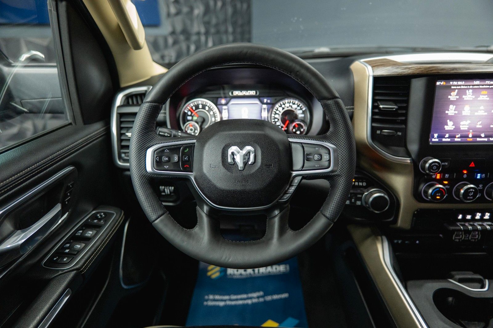 Fahrzeugabbildung Dodge RAM 5.7 V8 HEMI 4x4 NIGHT-Edition LARAMIE *LED*