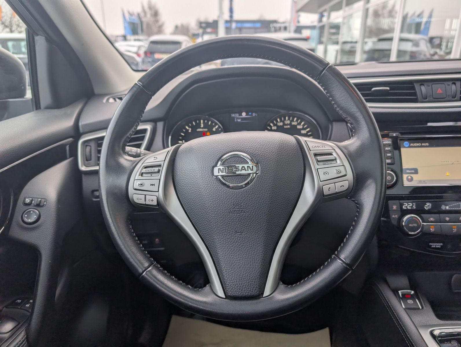 Fahrzeugabbildung Nissan Qashqai 1.6 dCi X-Tronic TEKNA AHK PANO NAVI