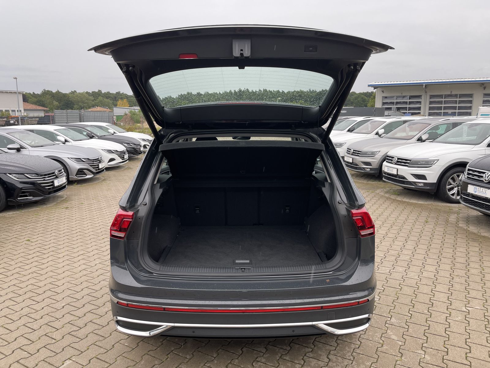 Fahrzeugabbildung Volkswagen Tiguan 2.0 TDI*4Motion*AHK*Leder*Cam*STHZ*HeadUp
