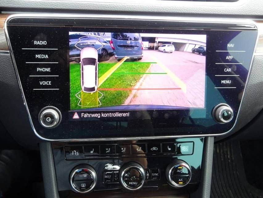 Fahrzeugabbildung SKODA Superb Combi 2,0 TDI 4*4 DSG Scout AHK