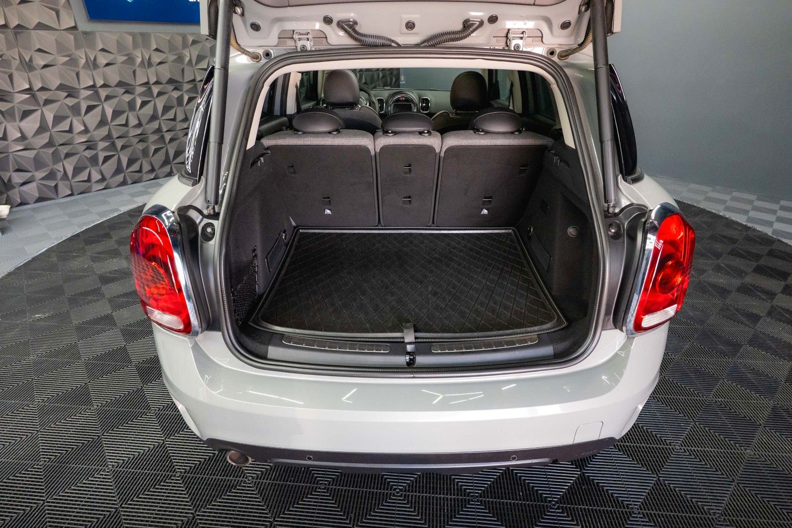 Fahrzeugabbildung MINI COOPER SE Countryman All4 | Pano | ACC | Plug-In