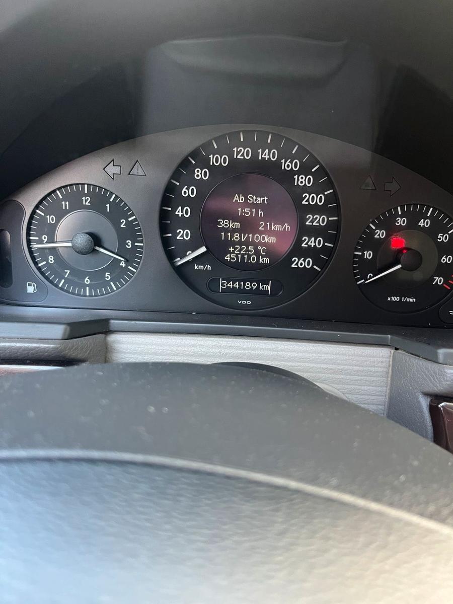 Mercedes-Benz  2004 — photo 15