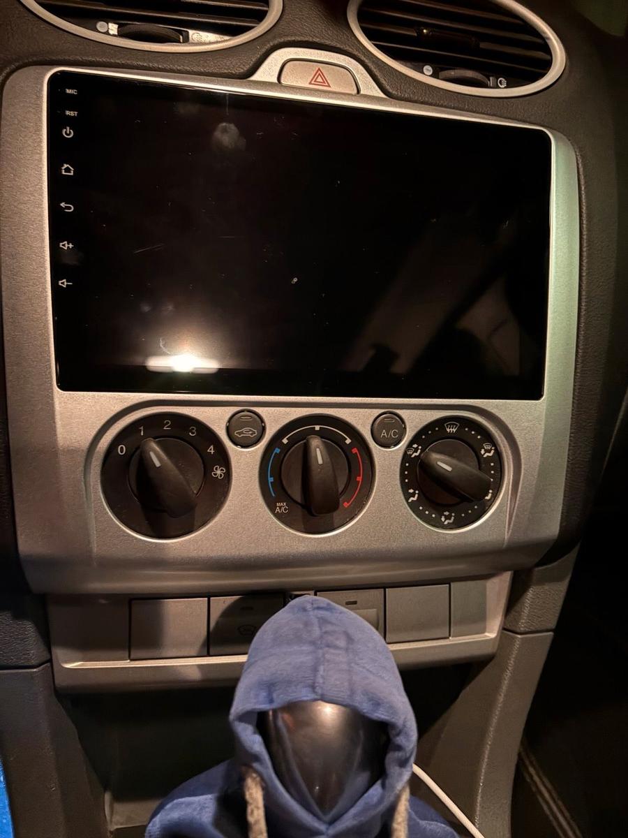 Ford Focus 2010 — engine