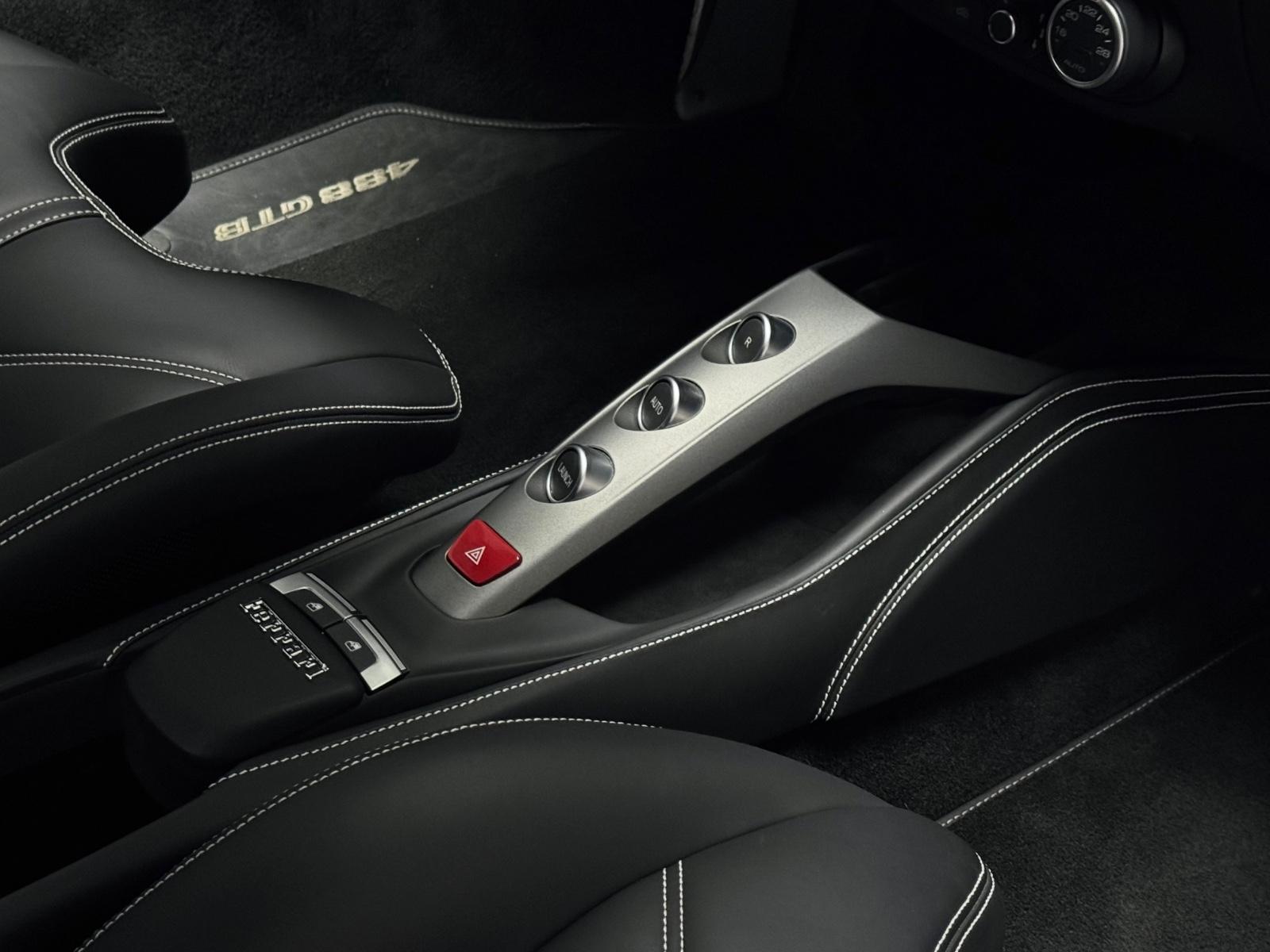 FERRARI 488 GTB CARBON RACING