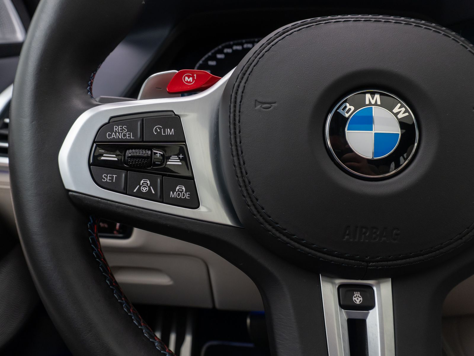 Fahrzeugabbildung BMW X5 M FondEntert NightVision TV SkyLoung MegaVoll