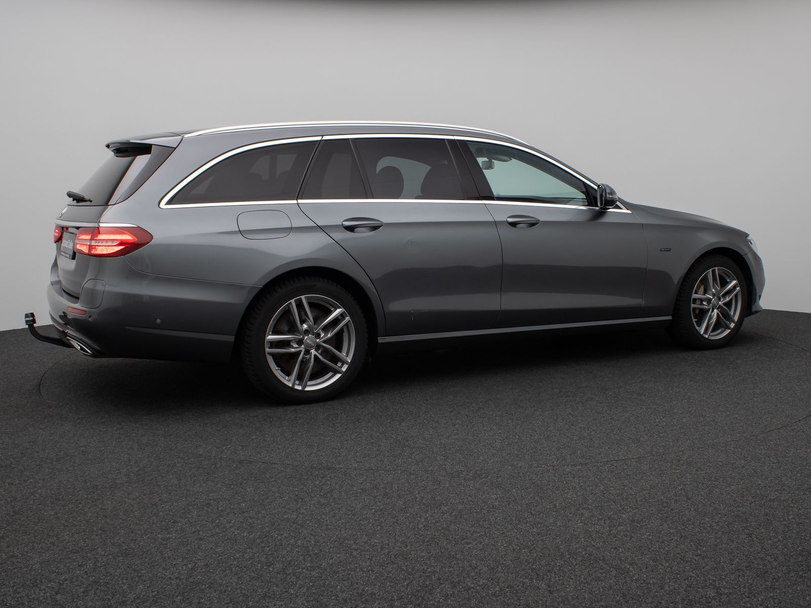Fahrzeugabbildung Mercedes-Benz E 300 de Avantgarde Kamera AHK LED Standhzg AHK