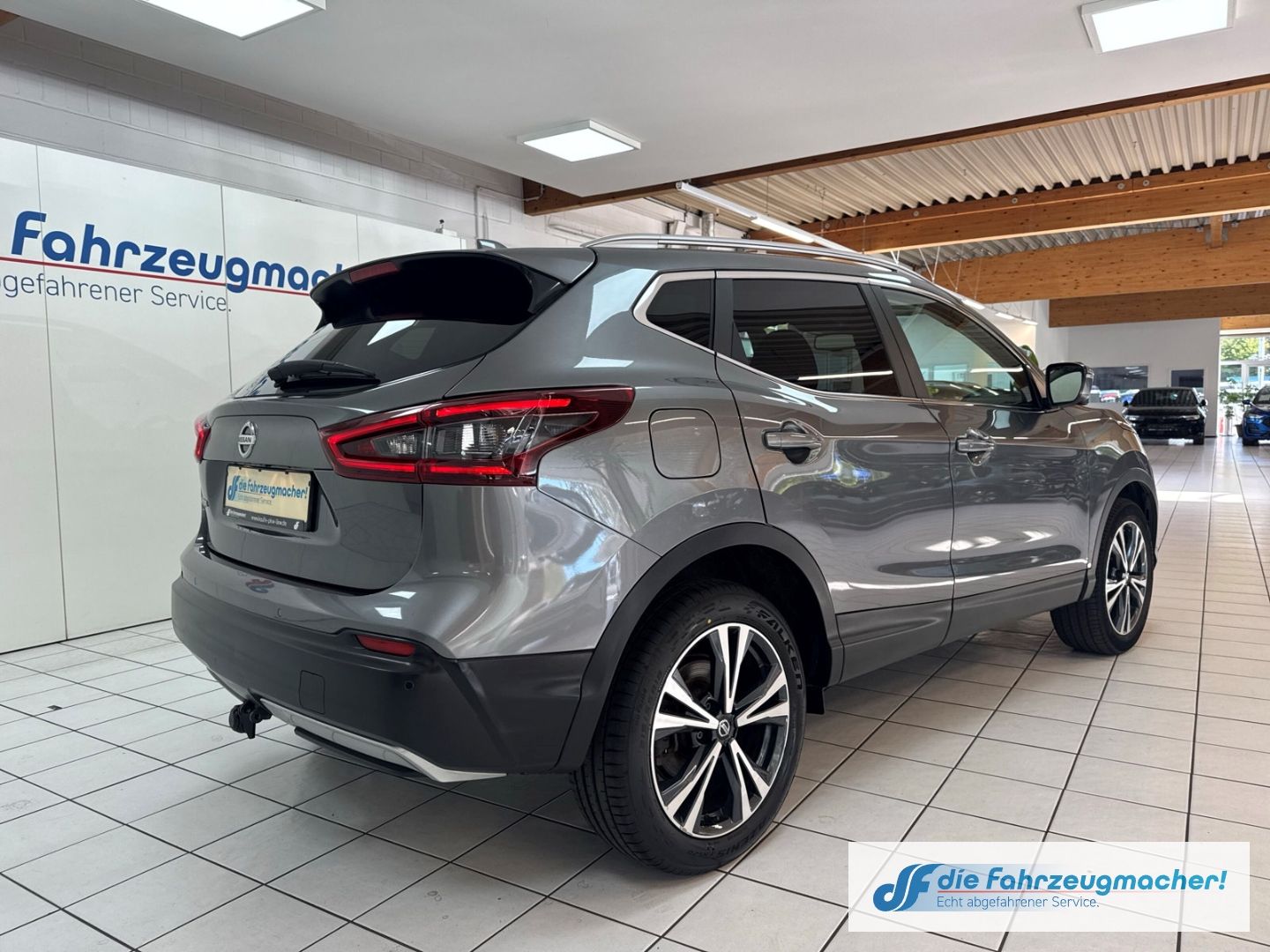 Fahrzeugabbildung Nissan Qashqai Zama Panorama Navi 360 Kamera Mehrzonenk