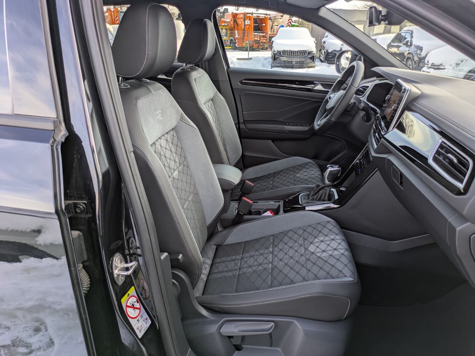 Fahrzeugabbildung Volkswagen T-Roc 2.0 TDI R-Line DSG 19"MATRIX*ACC*KAM*NAVI