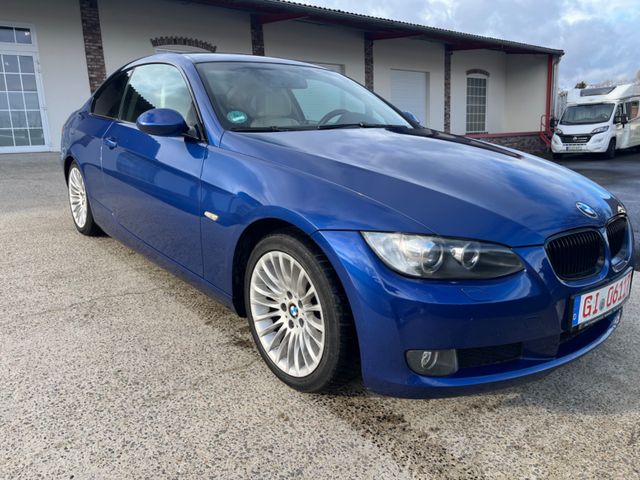 BMW 325i Coupe E92