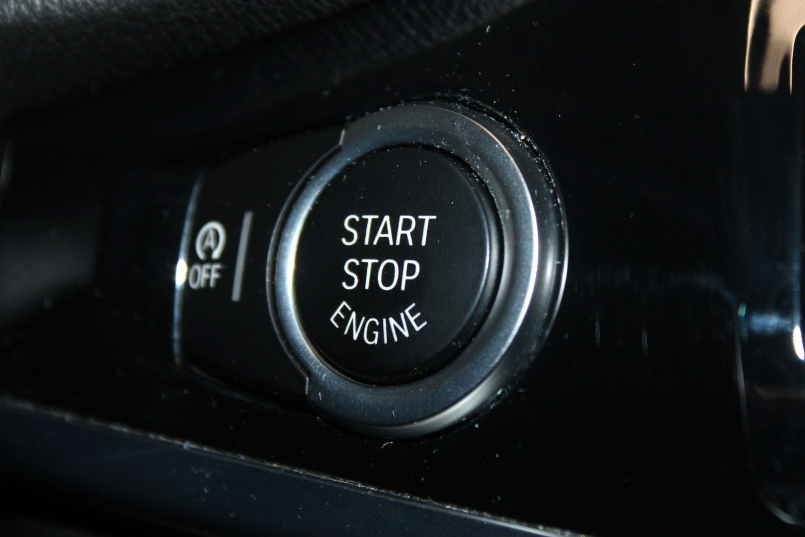 Fahrzeugabbildung BMW X3 xDrive28i xLine Aut. AHK HUD LEDER STDHZ uvm.