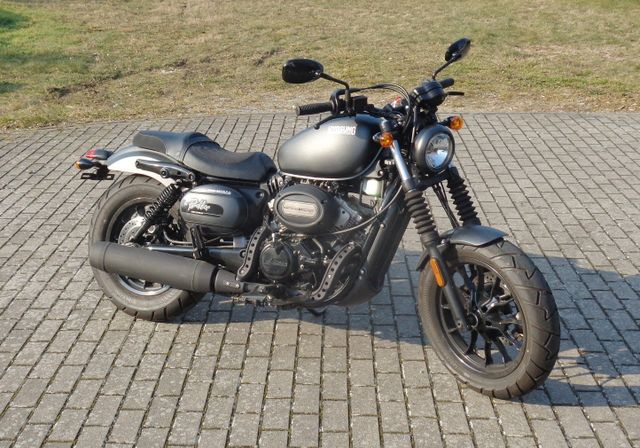 Hyosung GV 125 Bobber aus 1.Hand, nur 1800km!!