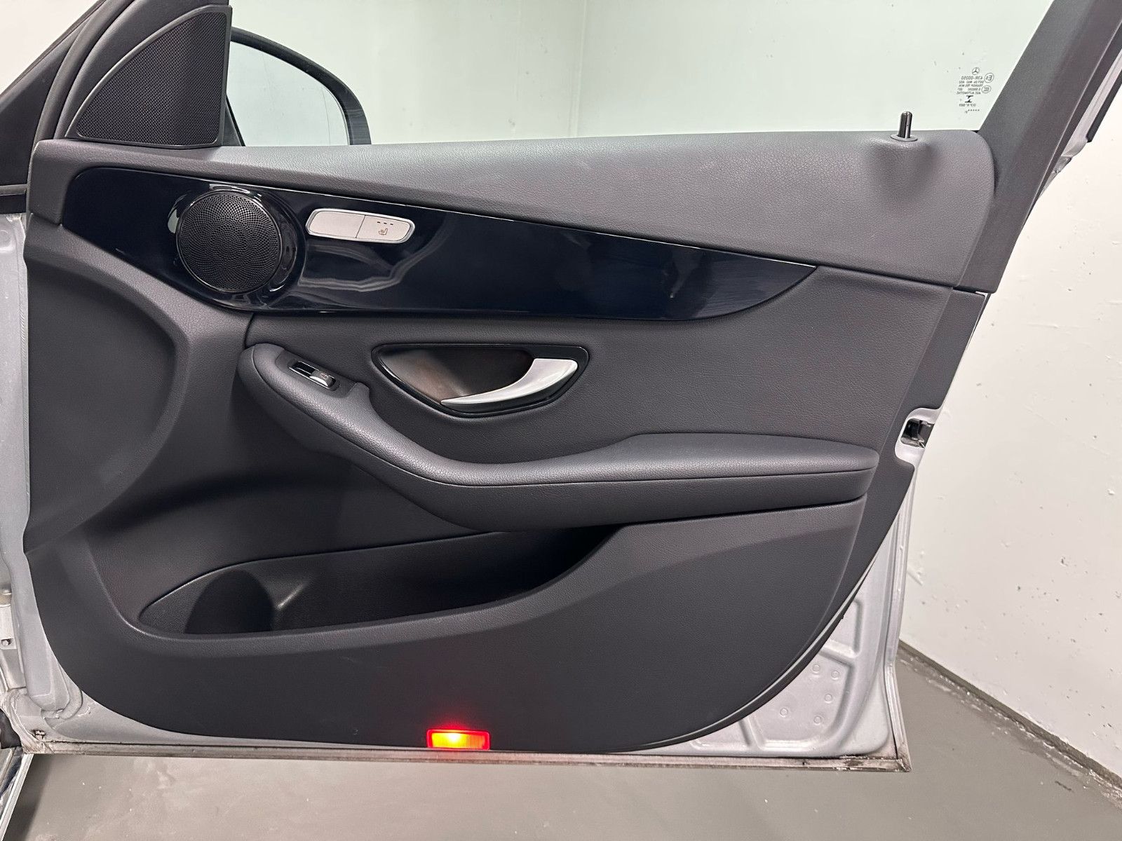 Fahrzeugabbildung Mercedes-Benz C 200 d T*DISTRO*AHK*SPURH*TOTWINK*SH*CARPL