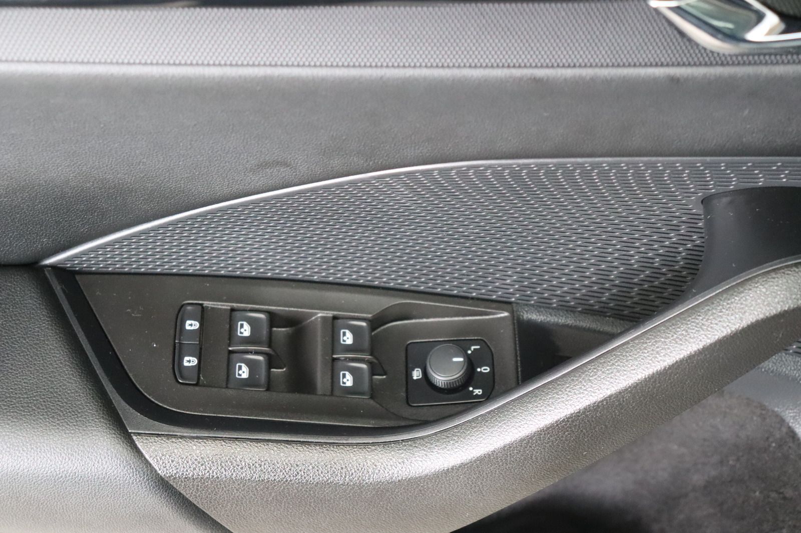 Fahrzeugabbildung SKODA Octavia Combi 1.5 TSI * RFK * LED * Keyless