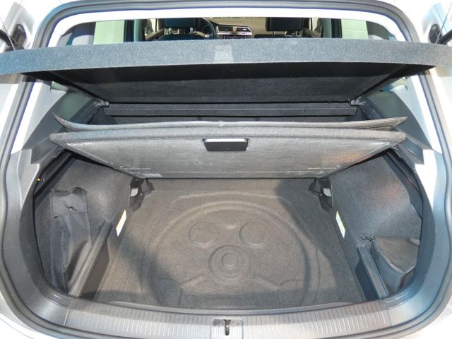 Tiguan 1.4 TSI Sound DSG AHK LED SCHEINWERFER