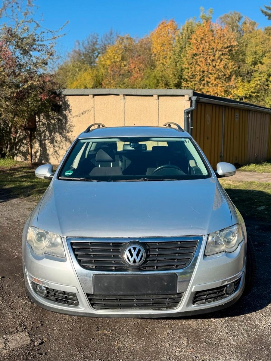 Volkswagen Passat 2009 — салон
