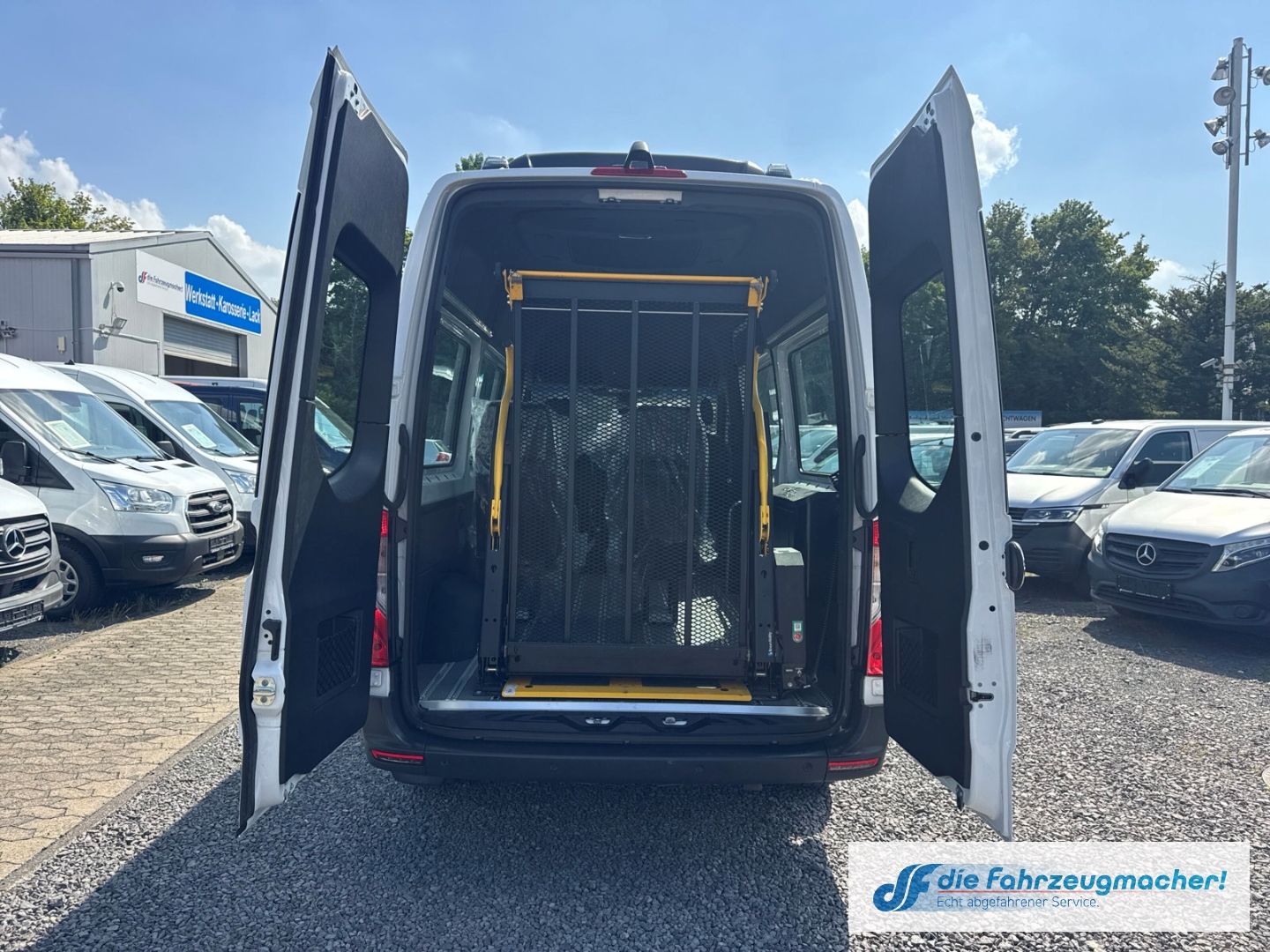 Fahrzeugabbildung Mercedes-Benz Sprinter III Tourer RWD AWD 315 CDI L2 DAB SHZ