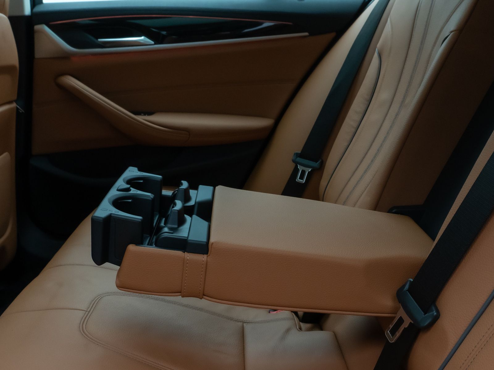Fahrzeugabbildung BMW 530d xD Luxury Line Panorama Kamera HUD DAB HiFi