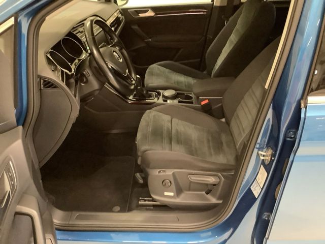 Touran Highline 2,0 TDI 110 kW DSG  LED, AZV, Na