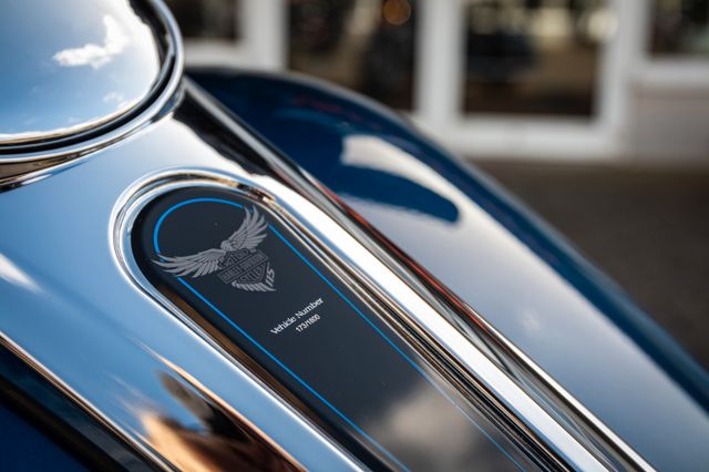 Fahrzeugabbildung Harley-Davidson STREET GLIDE SPECIAL FLHXS Anniversary selten