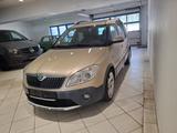 Skoda Roomster Scout 1.2 TSI Panorama Klima PDC - Skoda Roomster: Scout