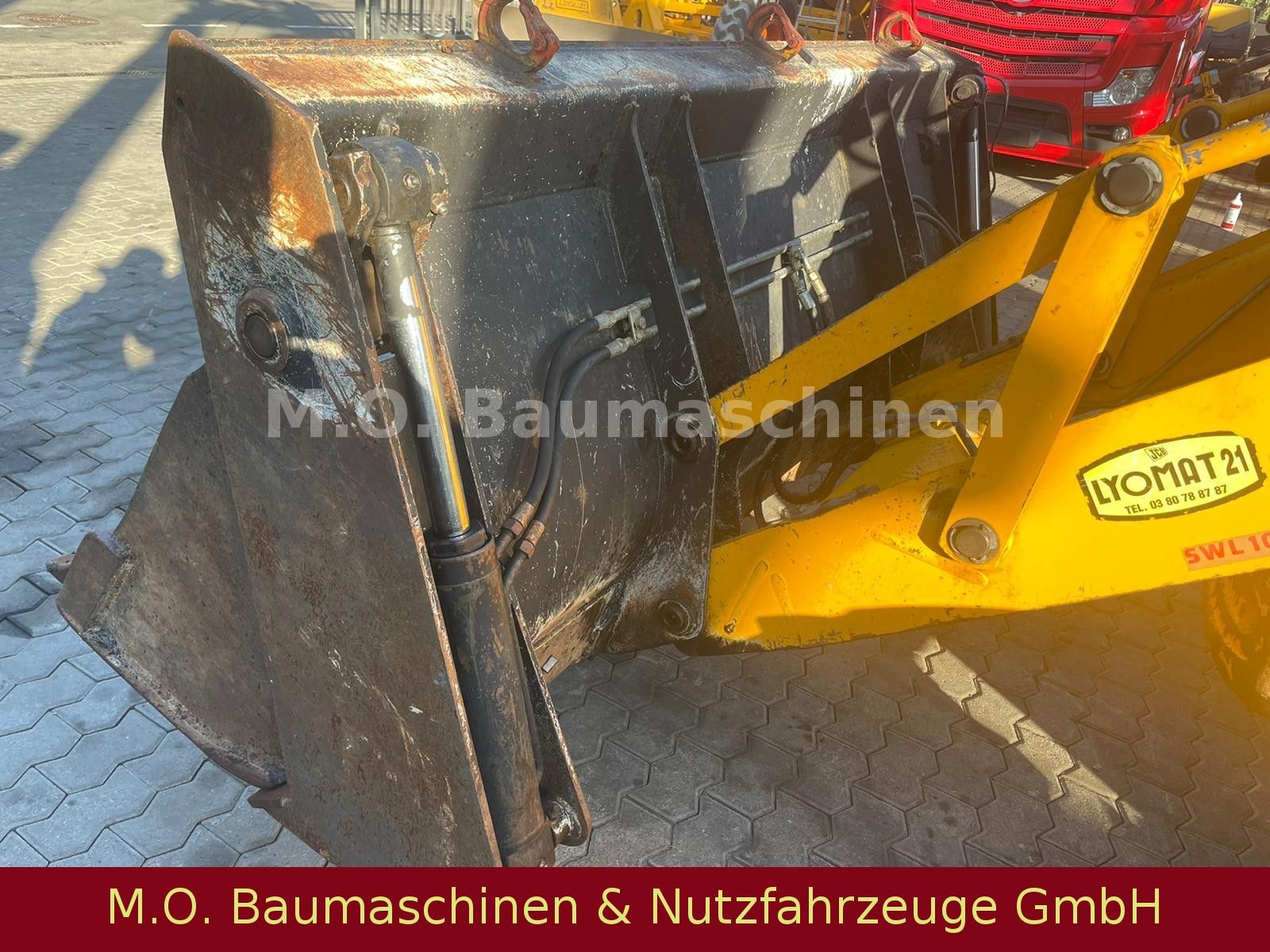 Fahrzeugabbildung JCB 3CX / 3 x Schaufel /TEL/Klappschaufel/