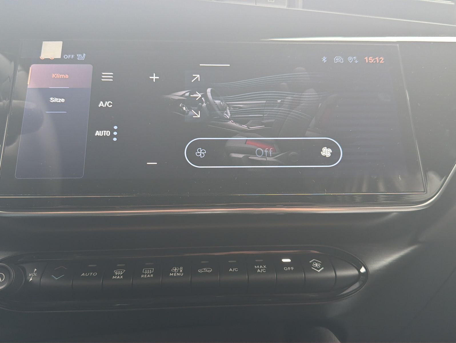 Fahrzeugabbildung Alfa Romeo Junior Ibrida 1.2 VGT 48V-Hybrid 107 kW Q4