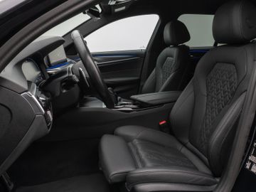 Fahrzeugabbildung BMW 520d M Sport Kamera DAB HiFi M Sportfahrwerk LED