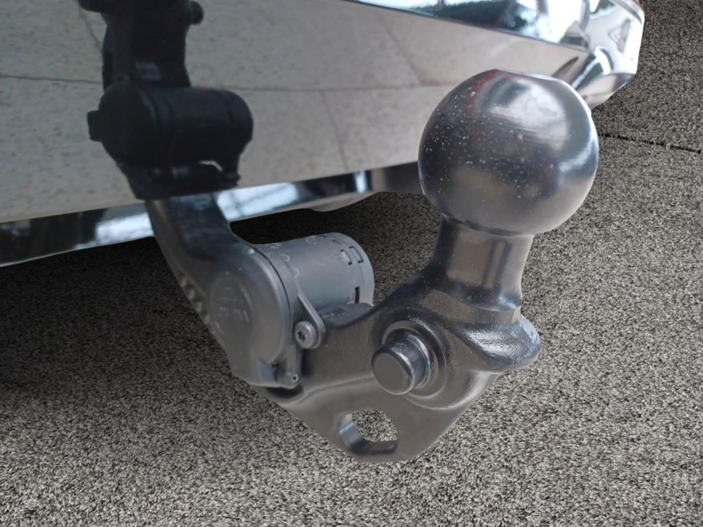 Fahrzeugabbildung Volkswagen T-Roc 1.5 eTSI DSG R-Line Black Style, AHZV uvm.