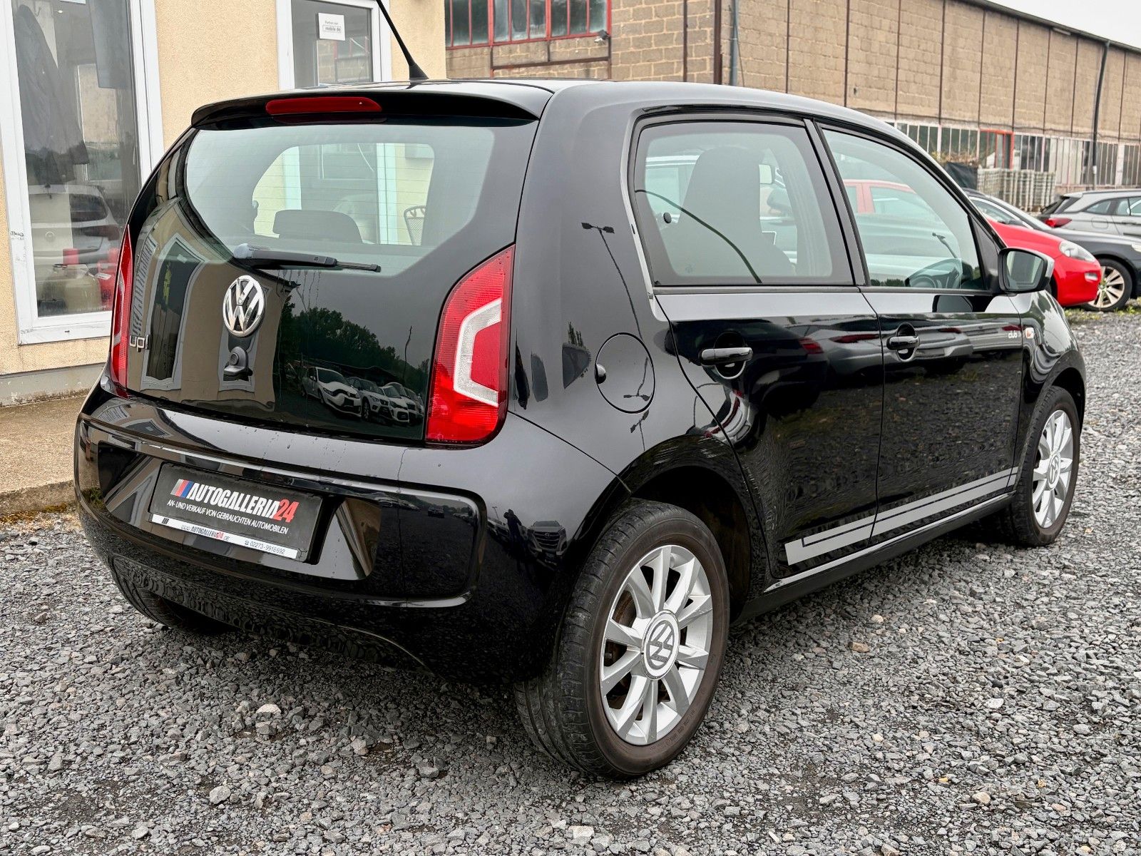 Fahrzeugabbildung Volkswagen up! 1.0 club up! Navi SHZ Klima 2.HD SCHECKHEFT