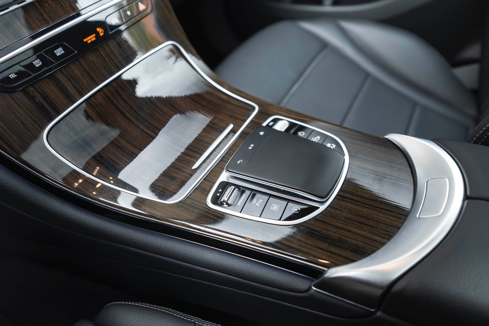 Fahrzeugabbildung Mercedes-Benz GLC 300 4Matic 360° LED TOTW PANO