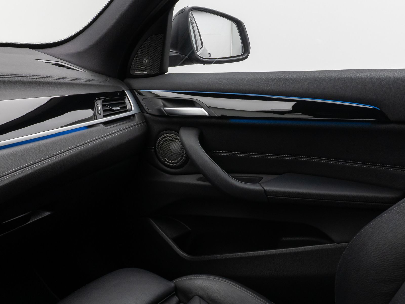 Fahrzeugabbildung BMW X1 xD25e xLine Kamera HUD DAB H/K Komfort Sport