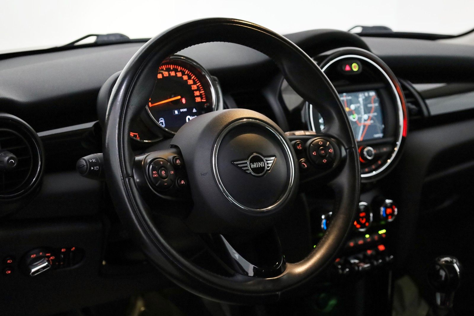 Fahrzeugabbildung MINI COOPER S 3-trg. Leder,Navi,LED,SH,Carplay +WR