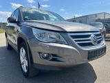 Volkswagen Tiguan Track & Field 4Motion DSG - Volkswagen Tiguan: Track Field
