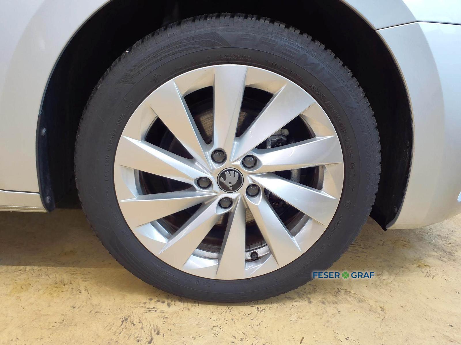 Skoda Octavia Combi 1.5 TSI Selection DSG Matrix Pano