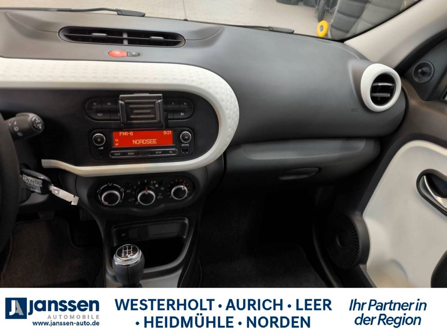 Fahrzeugabbildung Renault TWINGO LIMITED SCe 65 Start & Stop