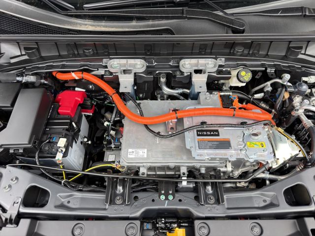 Nissan Leaf Evolve 75 kWh °PANO°HUD°Kamera°Navi°SHZ°