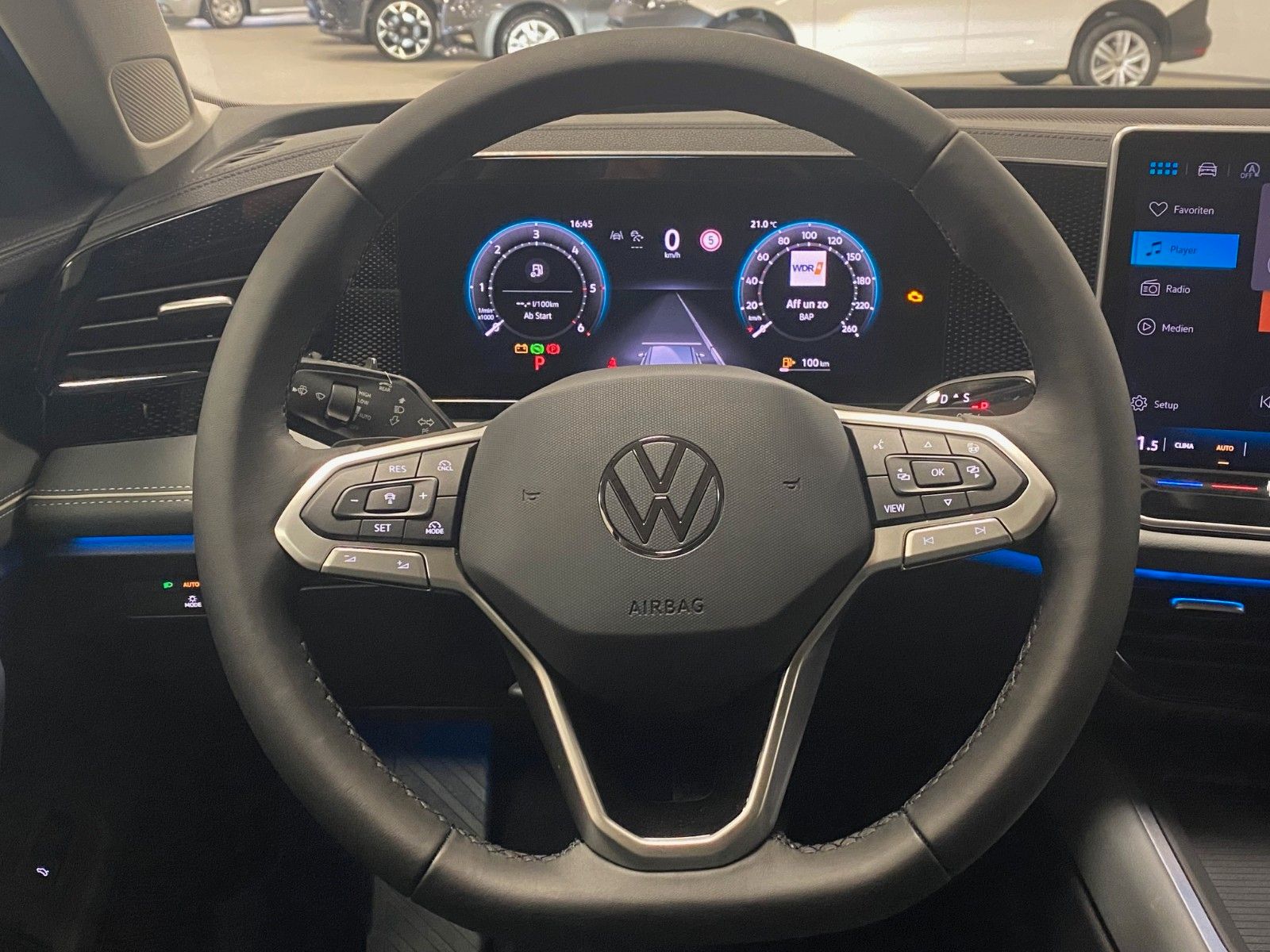 Fahrzeugabbildung Volkswagen Passat Variant 2.0 TDI DSG Business+18"ALU+NAVI+