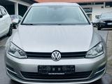 Volkswagen Golf VII Lim. Trendline BMT - Volkswagen Golf mit Benzin-Antrieb: Limousine, Trendline