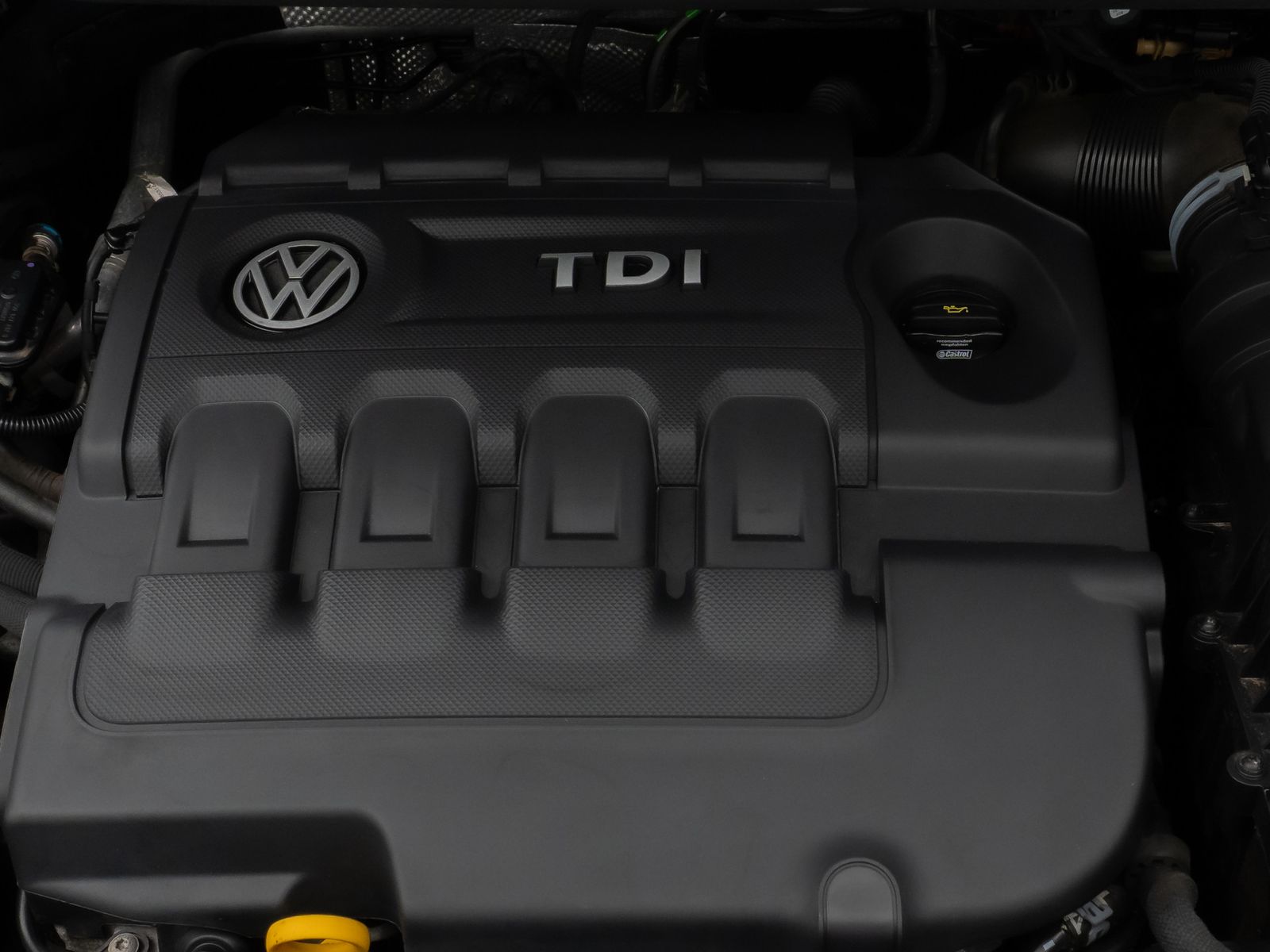 Fahrzeugabbildung Volkswagen Touran 2.0 TDI BMT Navi Stzhz ACC PDC AHK 8fach