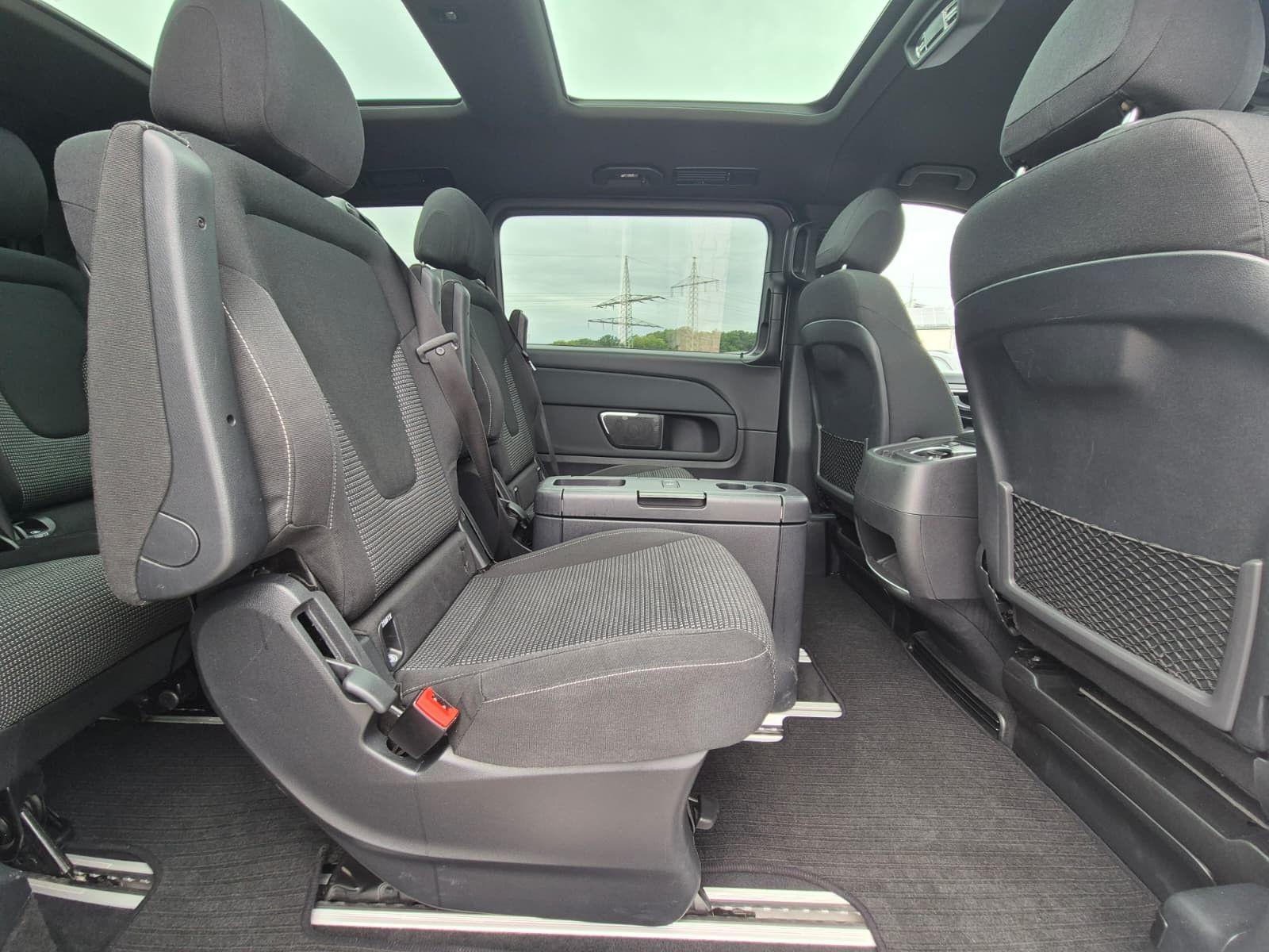 Fahrzeugabbildung Mercedes-Benz V 300 d 4MATIC lang AMG PANO*Mittelkonsole*AHK