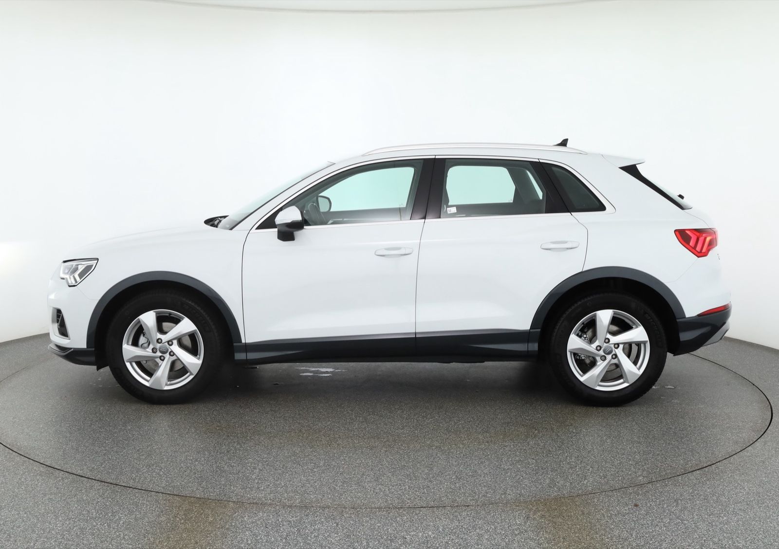 Audi Q3 1.5 TFSI advanced LED App-Connect Totwinkel imagem 2