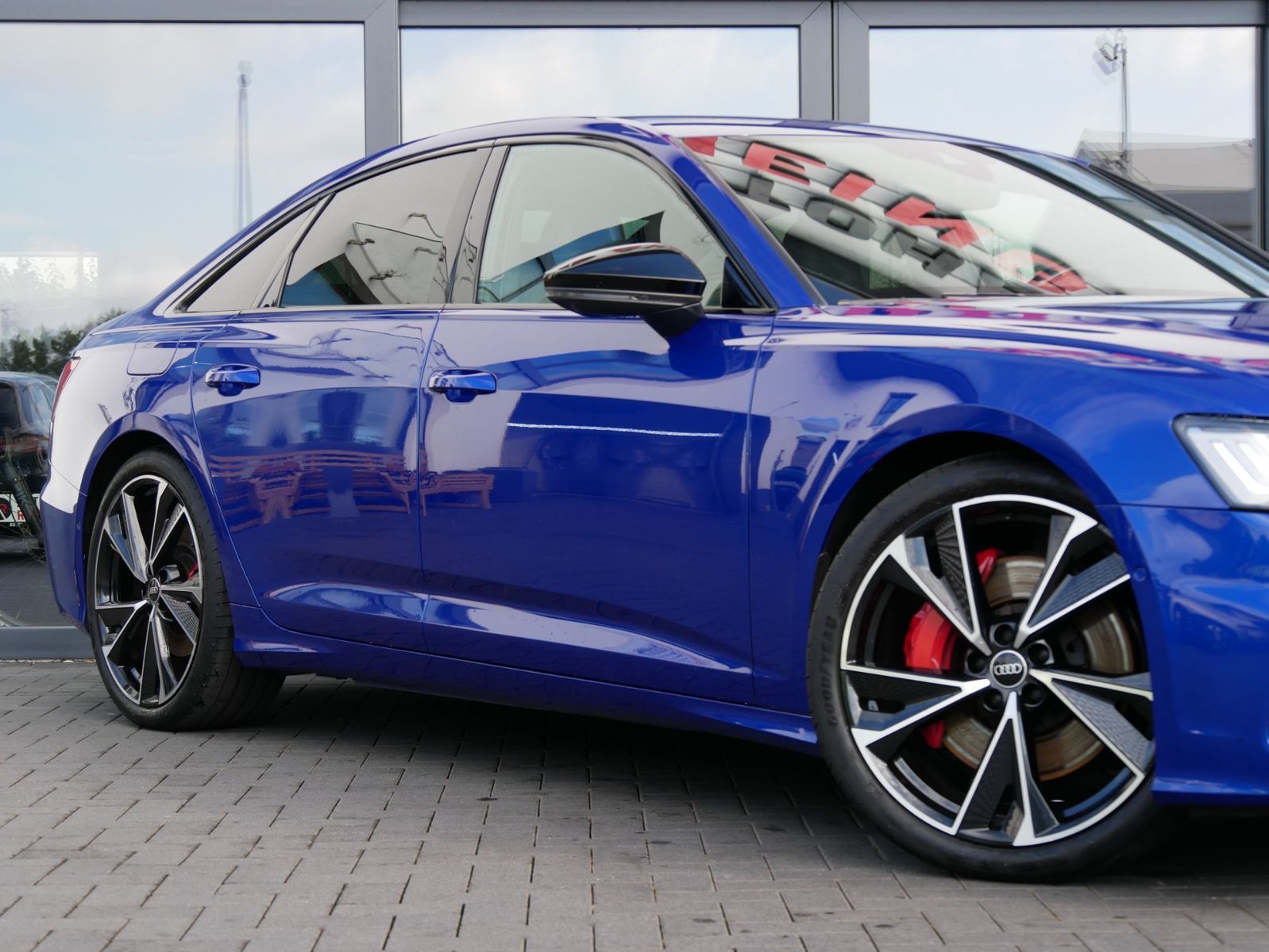 Fahrzeugabbildung Audi A6 55 TFSI e quattro sport MATRIX LED 21" B&O