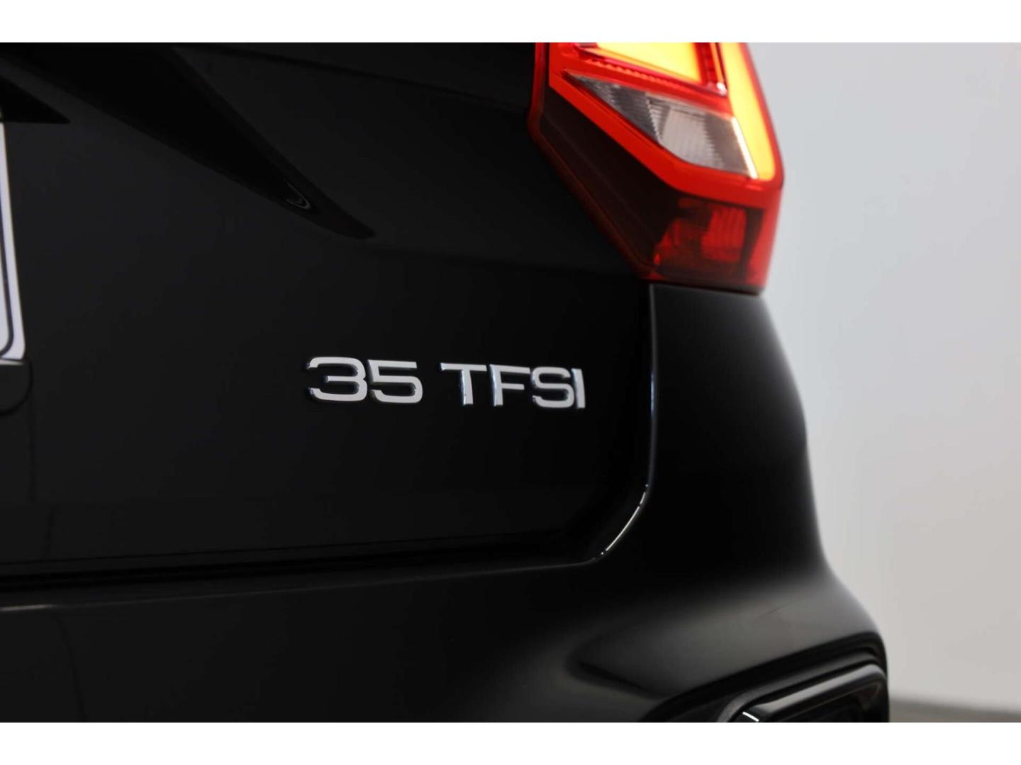 Audi Q2 35 TFSI S line, миниатюра 23