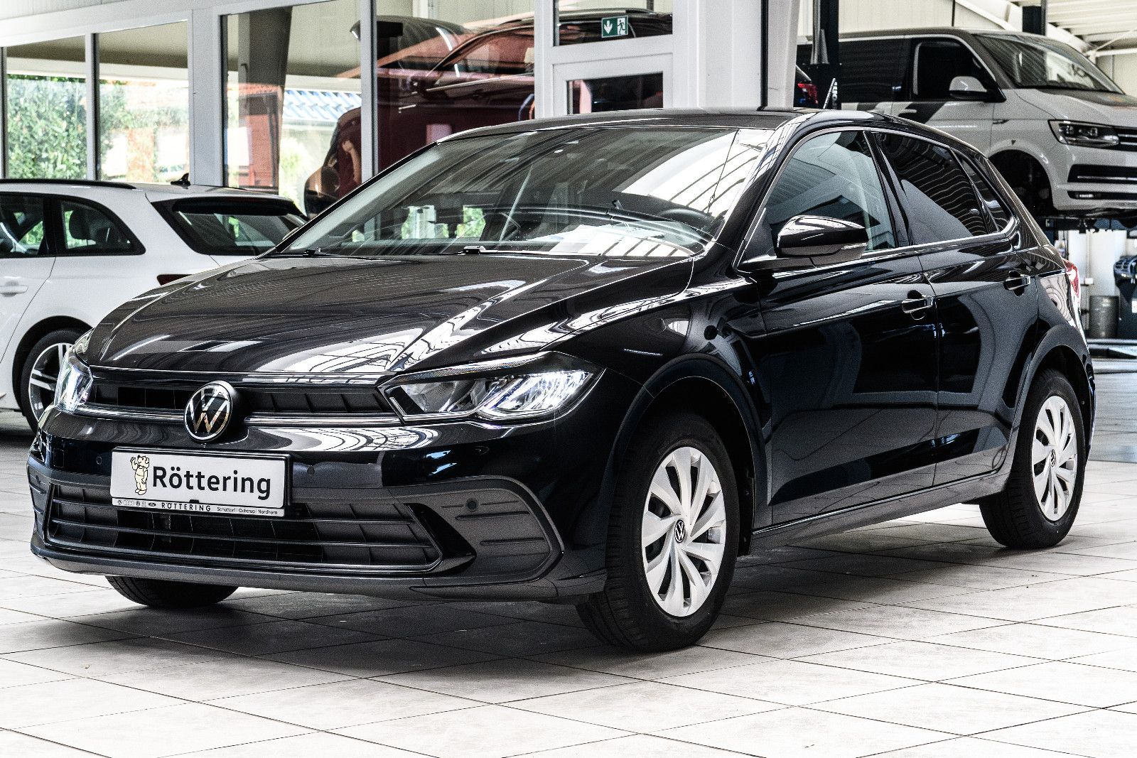 Fahrzeugabbildung Volkswagen Polo VI Life +Sitzheizung  +Allwetter